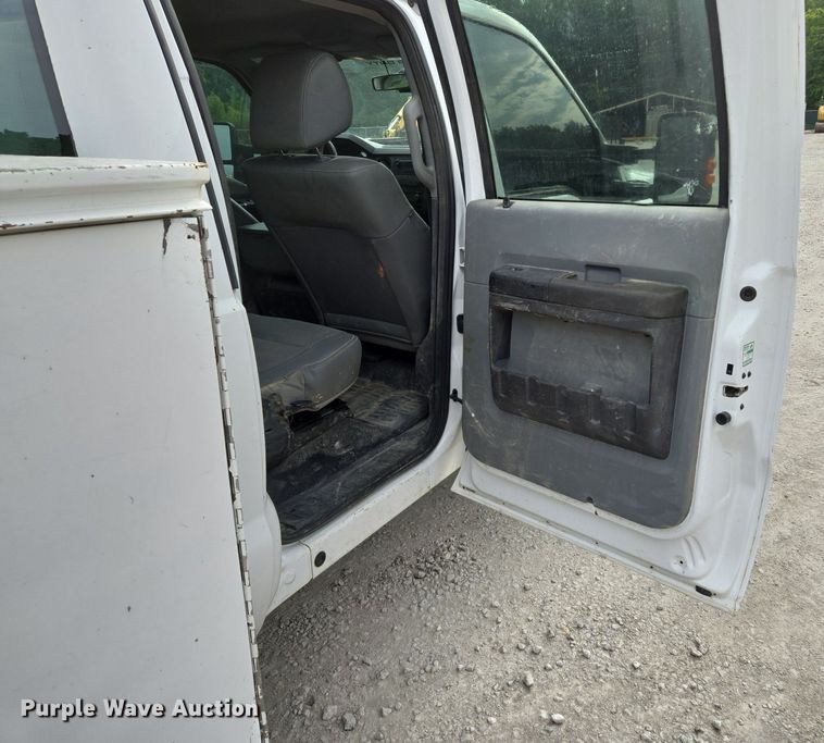 image for item EI8246 2011 Ford  F450 Super Duty XL Crew Cab utility / service truck