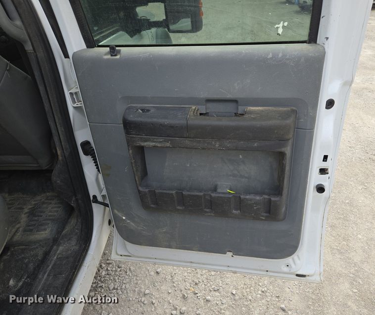 image for item EI8246 2011 Ford  F450 Super Duty XL Crew Cab utility / service truck