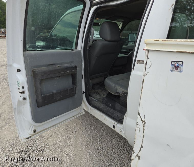 image for item EI8246 2011 Ford  F450 Super Duty XL Crew Cab utility / service truck