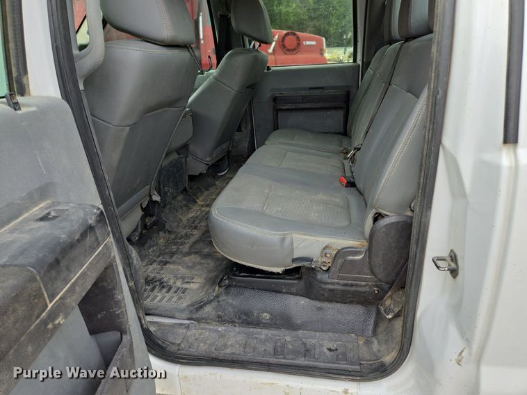 image for item EI8246 2011 Ford  F450 Super Duty XL Crew Cab utility / service truck