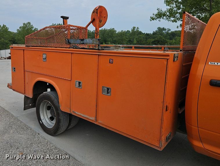 image for item EI8253 2013 Dodge  Ram 5500HD Crew Cab utility / service truck
