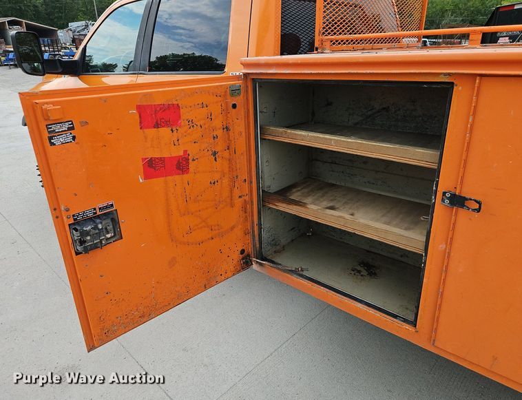 image for item EI8253 2013 Dodge  Ram 5500HD Crew Cab utility / service truck