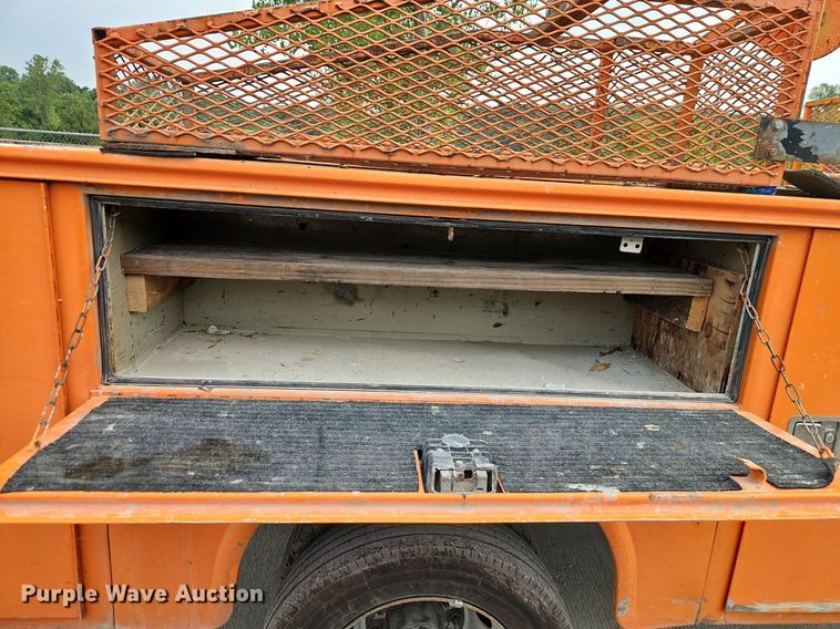 image for item EI8253 2013 Dodge  Ram 5500HD Crew Cab utility / service truck