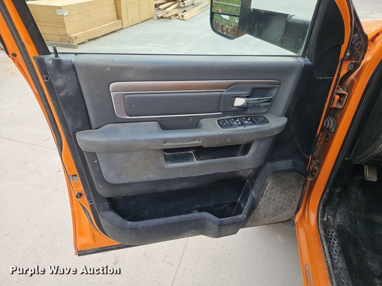 image for item EI8253 2013 Dodge  Ram 5500HD Crew Cab utility / service truck