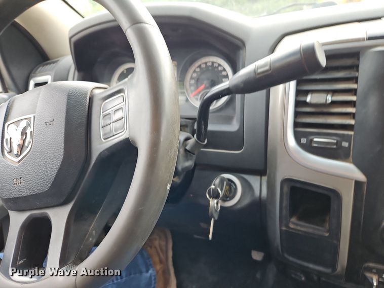 image for item EI8253 2013 Dodge  Ram 5500HD Crew Cab utility / service truck