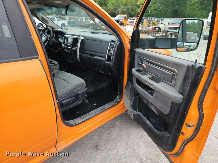 image for item EI8253 2013 Dodge  Ram 5500HD Crew Cab utility / service truck