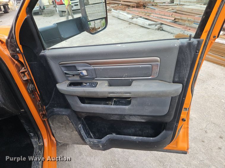 image for item EI8253 2013 Dodge  Ram 5500HD Crew Cab utility / service truck