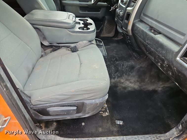 image for item EI8253 2013 Dodge  Ram 5500HD Crew Cab utility / service truck