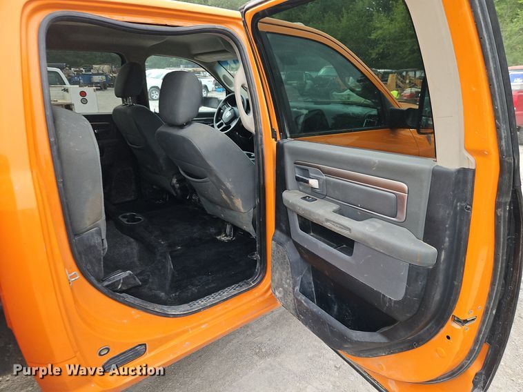 image for item EI8253 2013 Dodge  Ram 5500HD Crew Cab utility / service truck