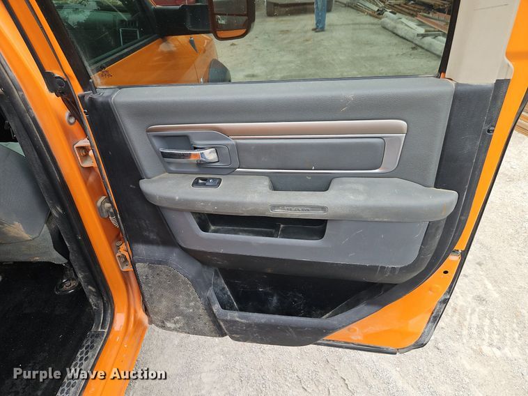 image for item EI8253 2013 Dodge  Ram 5500HD Crew Cab utility / service truck