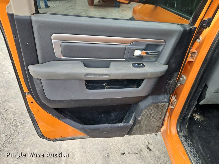 image for item EI8253 2013 Dodge  Ram 5500HD Crew Cab utility / service truck