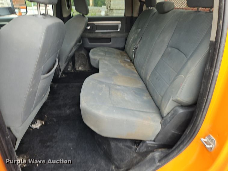 image for item EI8253 2013 Dodge  Ram 5500HD Crew Cab utility / service truck