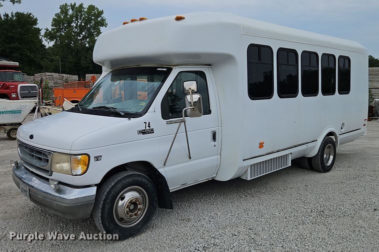 image for item EI8254 1999 Ford E450 Super Duty shuttle bus