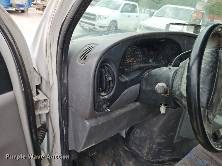 image for item EI8254 1999 Ford E450 Super Duty shuttle bus