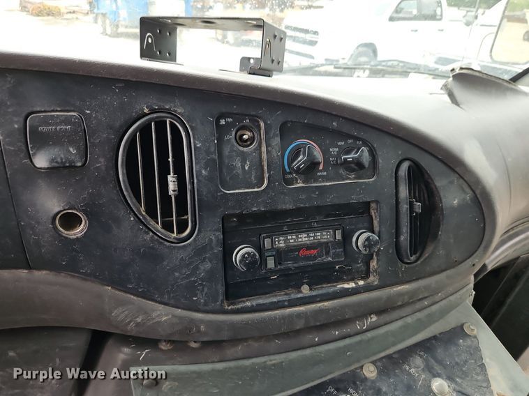 image for item EI8254 1999 Ford E450 Super Duty shuttle bus