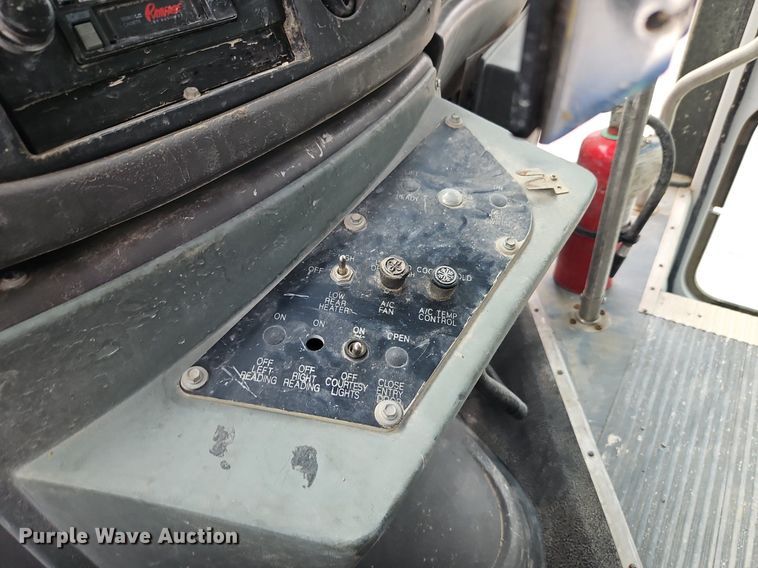 image for item EI8254 1999 Ford E450 Super Duty shuttle bus