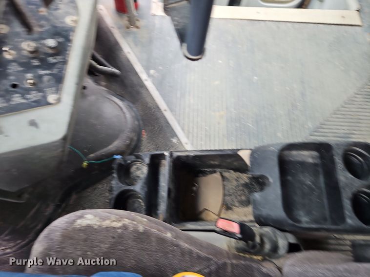 image for item EI8254 1999 Ford E450 Super Duty shuttle bus