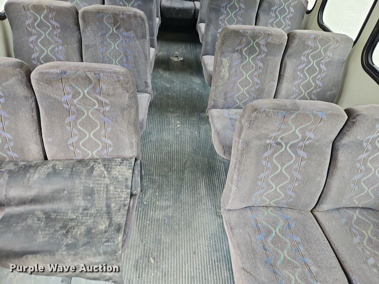 image for item EI8254 1999 Ford E450 Super Duty shuttle bus