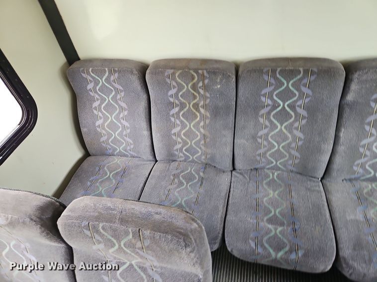 image for item EI8254 1999 Ford E450 Super Duty shuttle bus