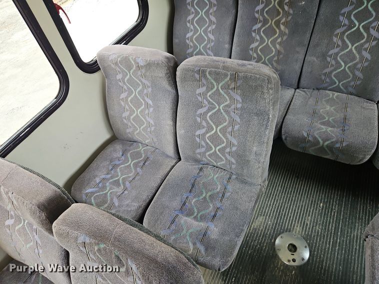 image for item EI8254 1999 Ford E450 Super Duty shuttle bus