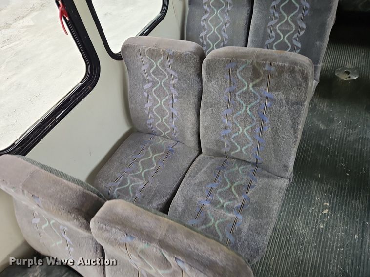 image for item EI8254 1999 Ford E450 Super Duty shuttle bus