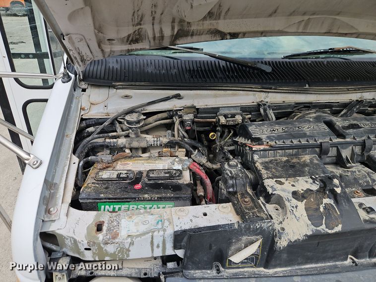 image for item EI8254 1999 Ford E450 Super Duty shuttle bus