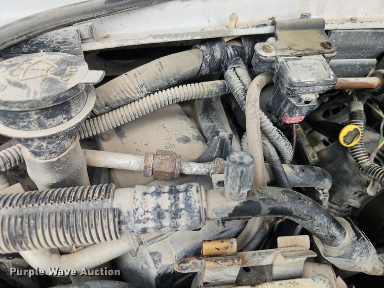 image for item EI8254 1999 Ford E450 Super Duty shuttle bus