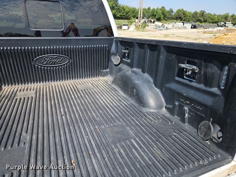 image for item EI8257 2018 Ford F150 Lariat SuperCrew pickup truck