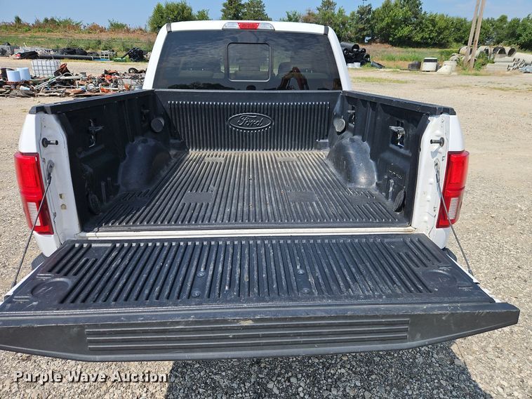 image for item EI8257 2018 Ford F150 Lariat SuperCrew pickup truck