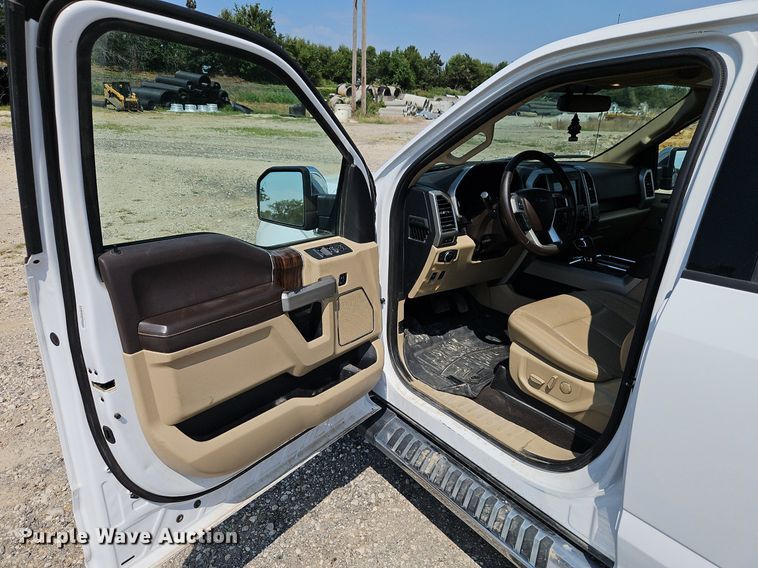 image for item EI8257 2018 Ford F150 Lariat SuperCrew pickup truck