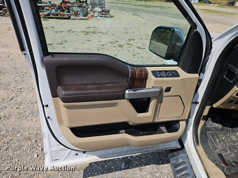 image for item EI8257 2018 Ford F150 Lariat SuperCrew pickup truck