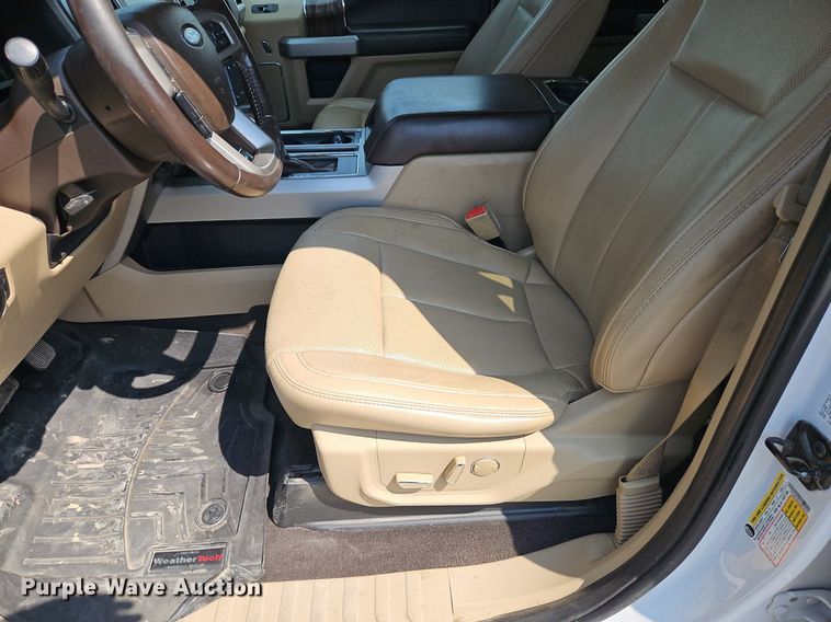 image for item EI8257 2018 Ford F150 Lariat SuperCrew pickup truck