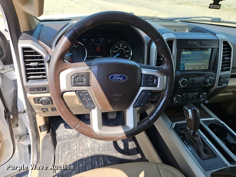 image for item EI8257 2018 Ford F150 Lariat SuperCrew pickup truck