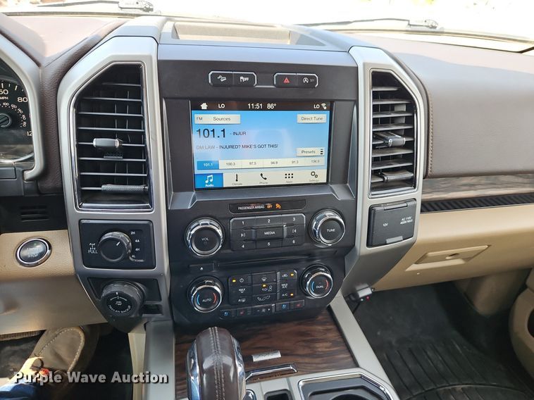 image for item EI8257 2018 Ford F150 Lariat SuperCrew pickup truck