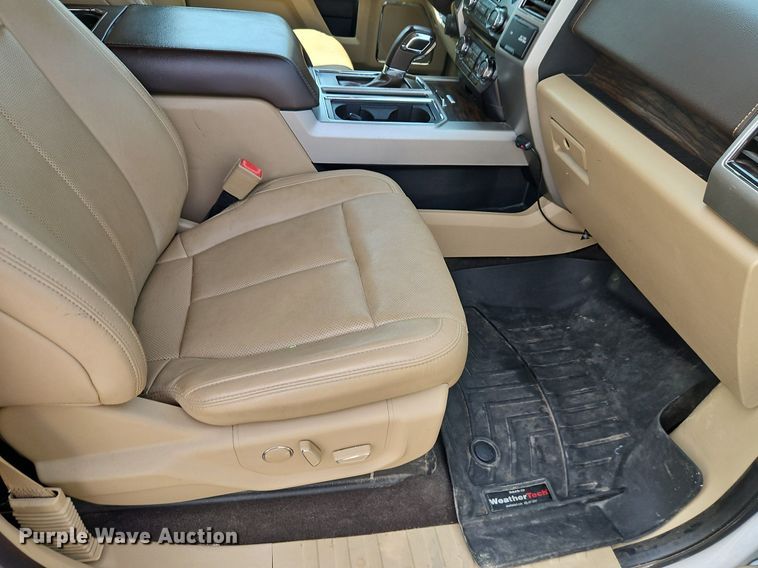 image for item EI8257 2018 Ford F150 Lariat SuperCrew pickup truck