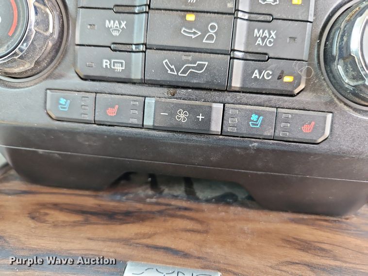 image for item EI8257 2018 Ford F150 Lariat SuperCrew pickup truck