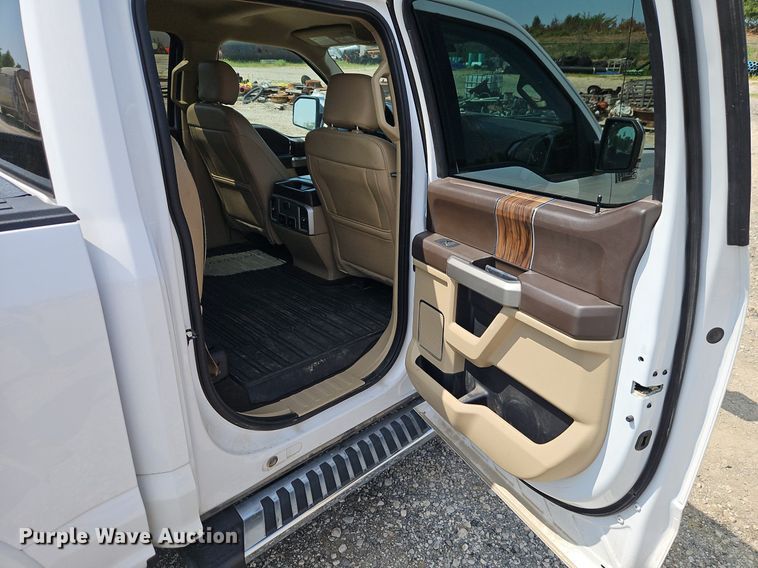 image for item EI8257 2018 Ford F150 Lariat SuperCrew pickup truck