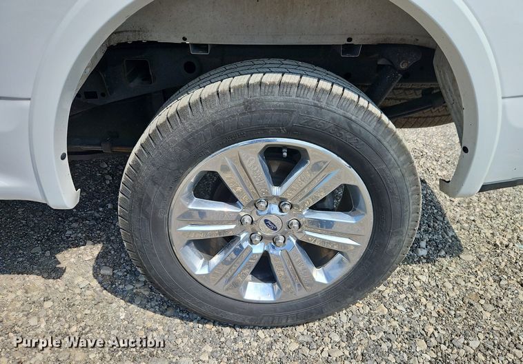 image for item EI8257 2018 Ford F150 Lariat SuperCrew pickup truck