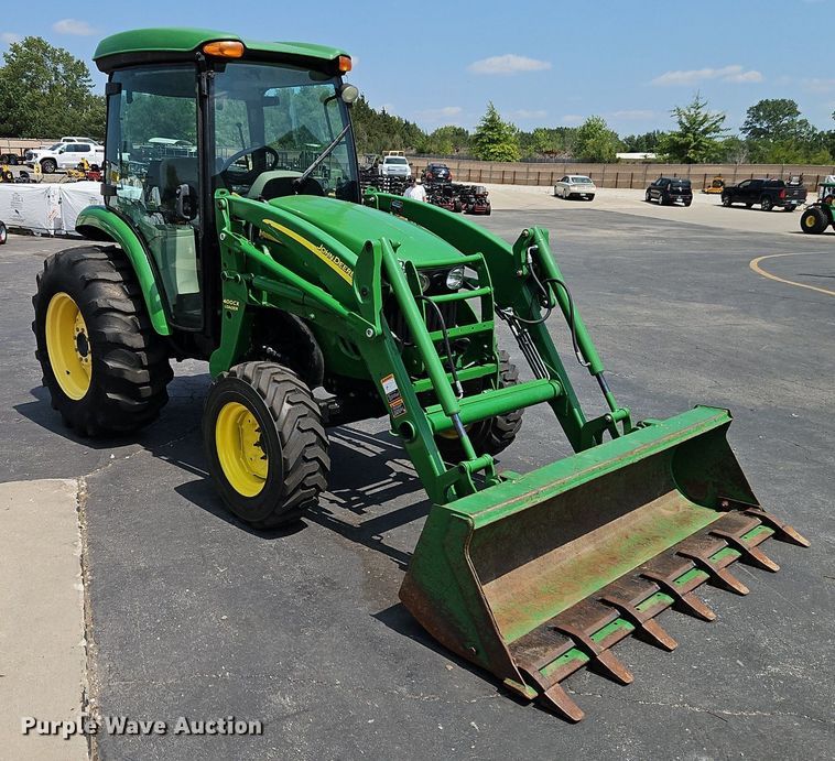 image for item EI8258 2013 John Deere 4320 MFWD tractor