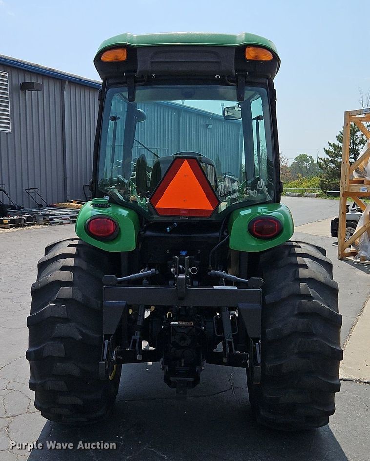 image for item EI8258 2013 John Deere 4320 MFWD tractor