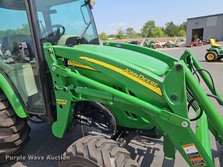 image for item EI8258 2013 John Deere 4320 MFWD tractor