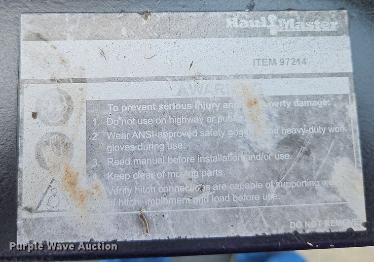 image for item EI8258 2013 John Deere 4320 MFWD tractor