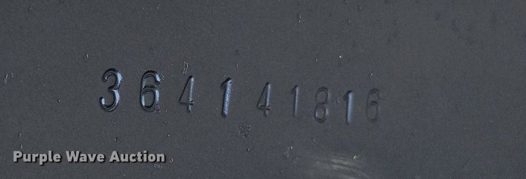 image for item EI8258 2013 John Deere 4320 MFWD tractor