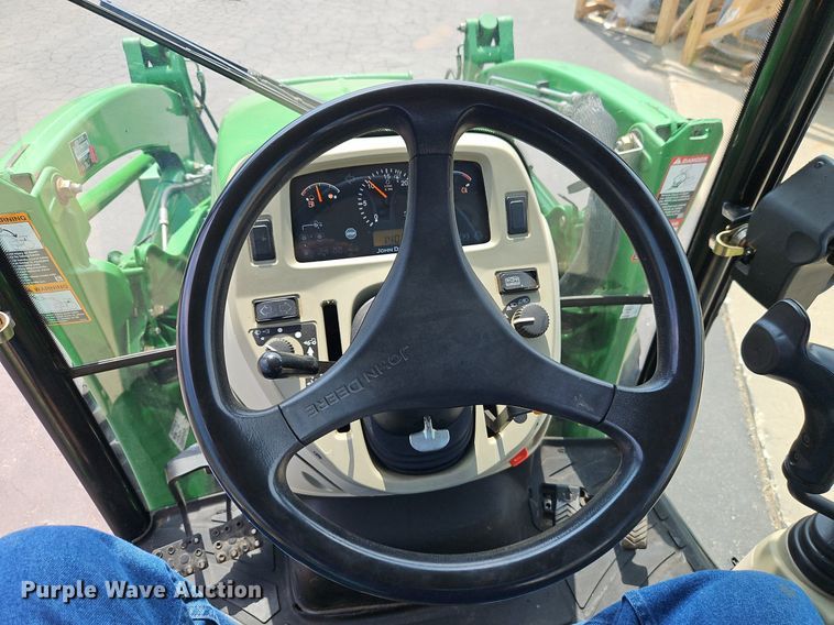 image for item EI8258 2013 John Deere 4320 MFWD tractor