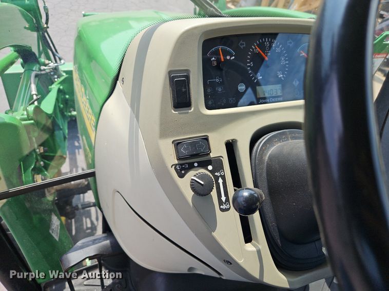 image for item EI8258 2013 John Deere 4320 MFWD tractor