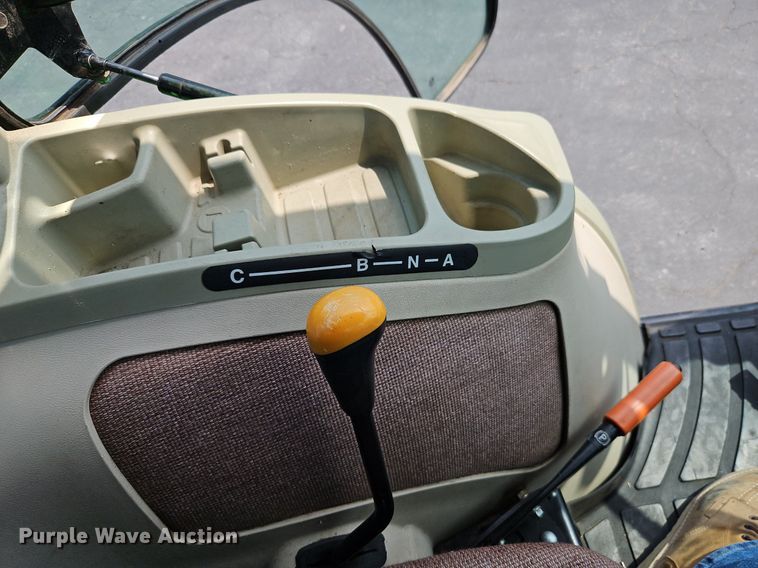 image for item EI8258 2013 John Deere 4320 MFWD tractor