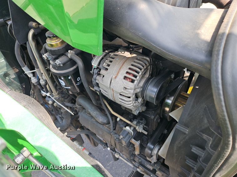 image for item EI8258 2013 John Deere 4320 MFWD tractor