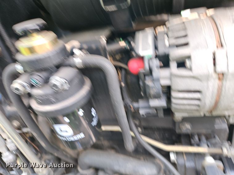 image for item EI8258 2013 John Deere 4320 MFWD tractor