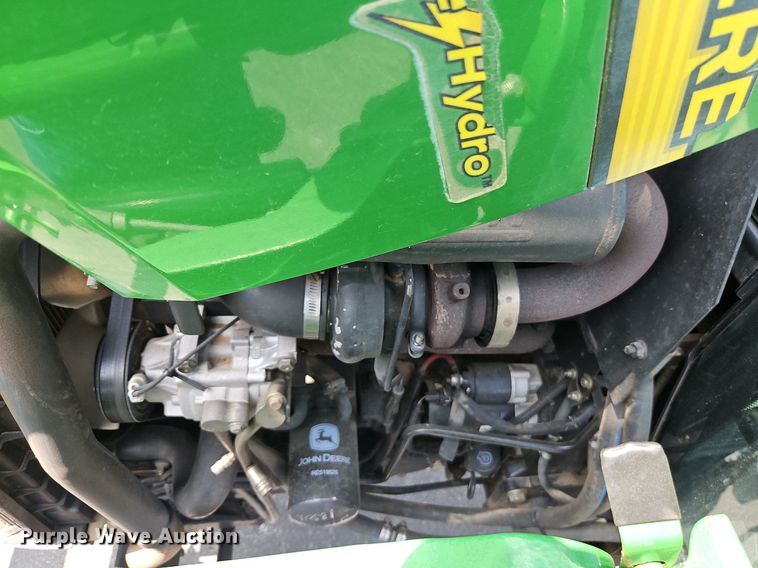 image for item EI8258 2013 John Deere 4320 MFWD tractor