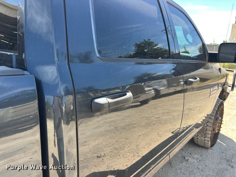 image for item EJ2934 2018 Dodge Ram 3500 Crew Cab pickup truck